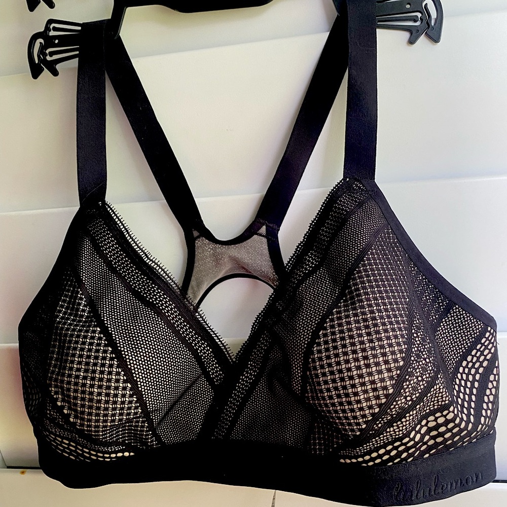Lululemon Women's Awake To Lace Stretch Wire Free Bra Size 34C - Black/B…